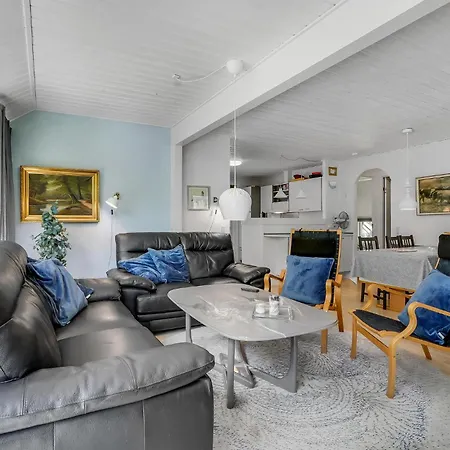 Сasa de vacaciones Pet Friendly In With Sauna